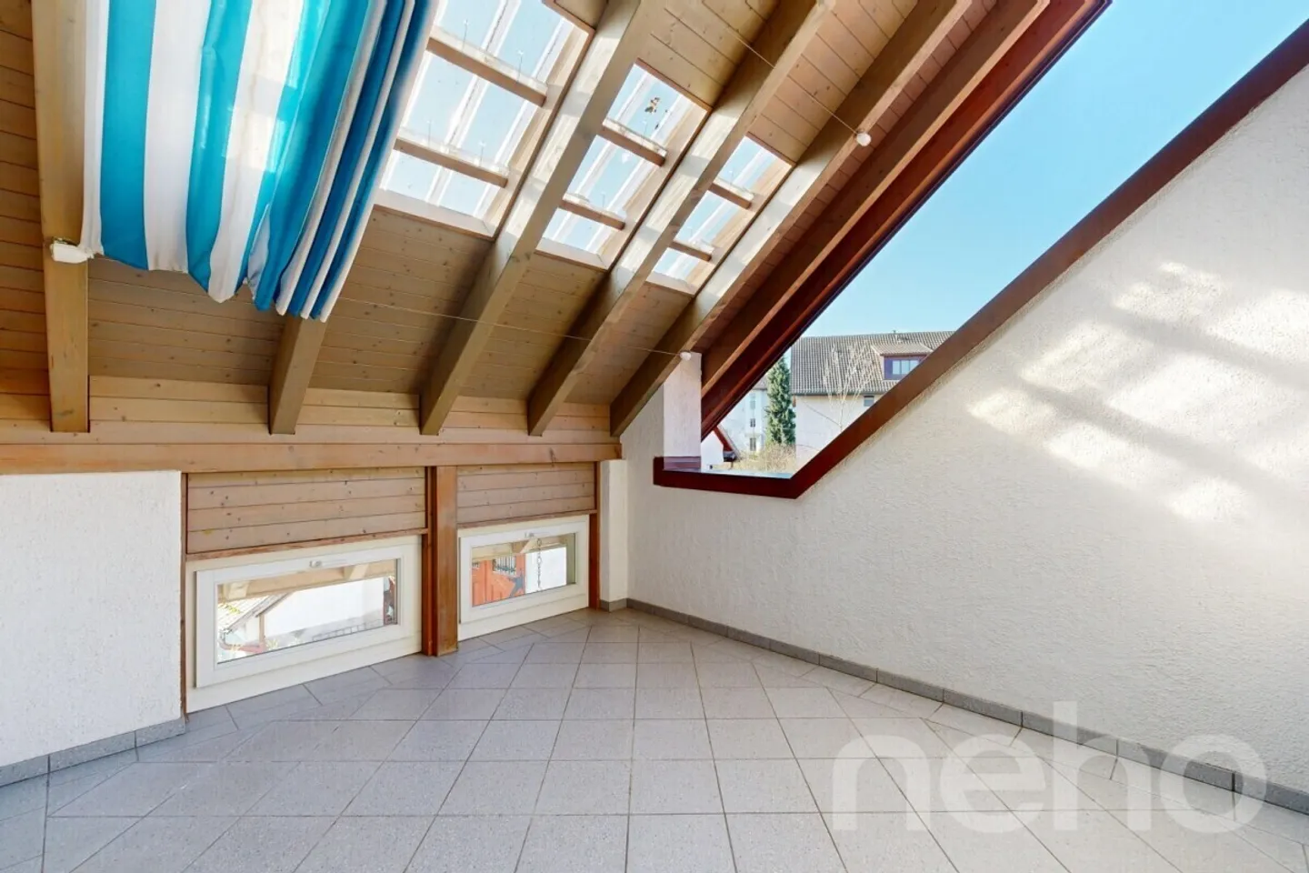 Maisonette attica elegante di 4,5 stanze con charme e comfort - Foto 11 di 12