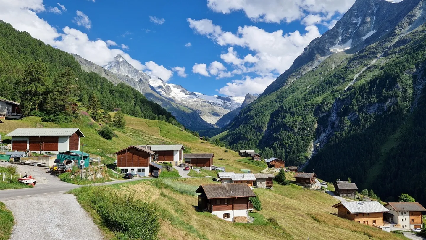 Chalet 6.5 rooms in a preserved alpine setting - Photo 7 of 15