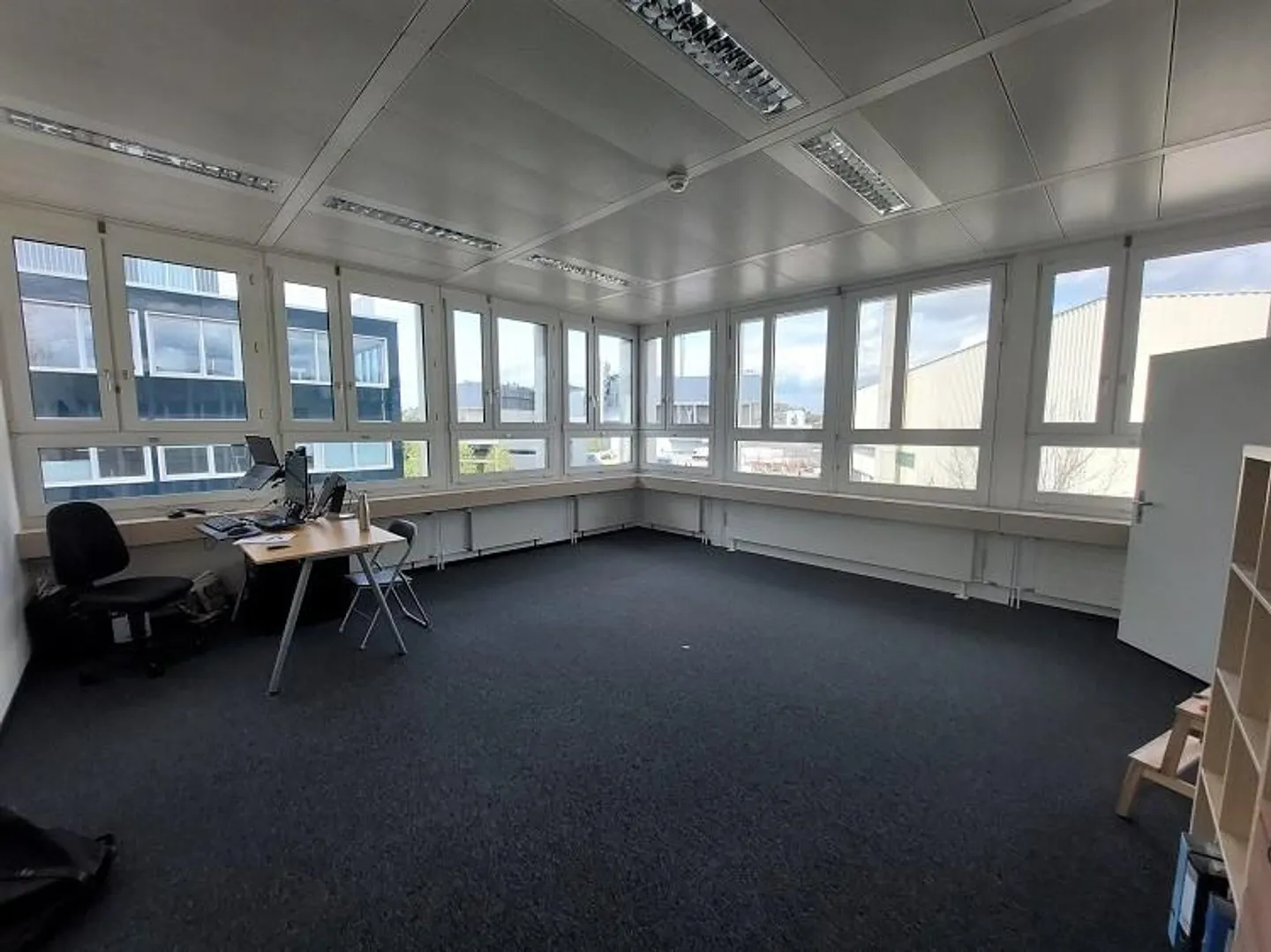 lichtdurchflutetes Büro in Winterthur-Grüze - Foto 4 von 7