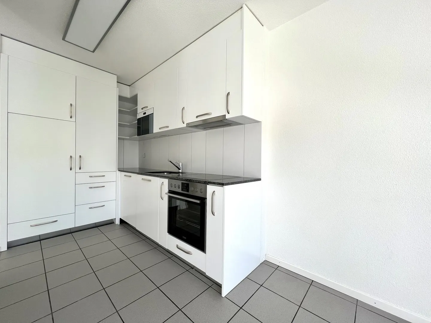 Spacious 4 1/2-room apartments with balcony - Photo 8 of 10