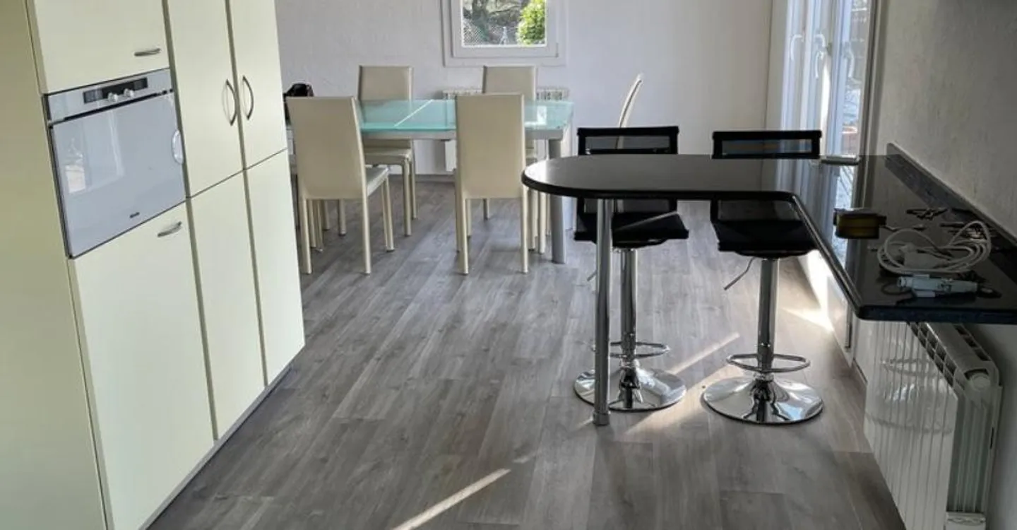 Villa spacieuse avec jardin privé - Photo 6 sur 12