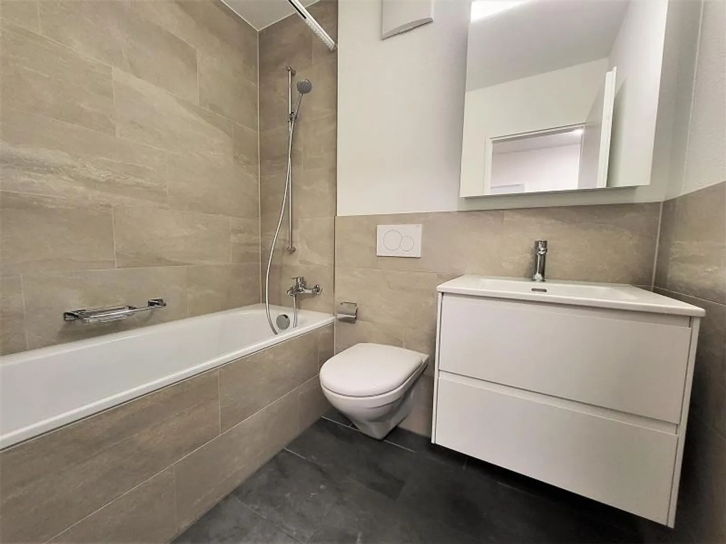 Appartamento 2,5 locali Mattenstrasse 1, disponibile dal 01.06.2026 - Foto 2 di 6