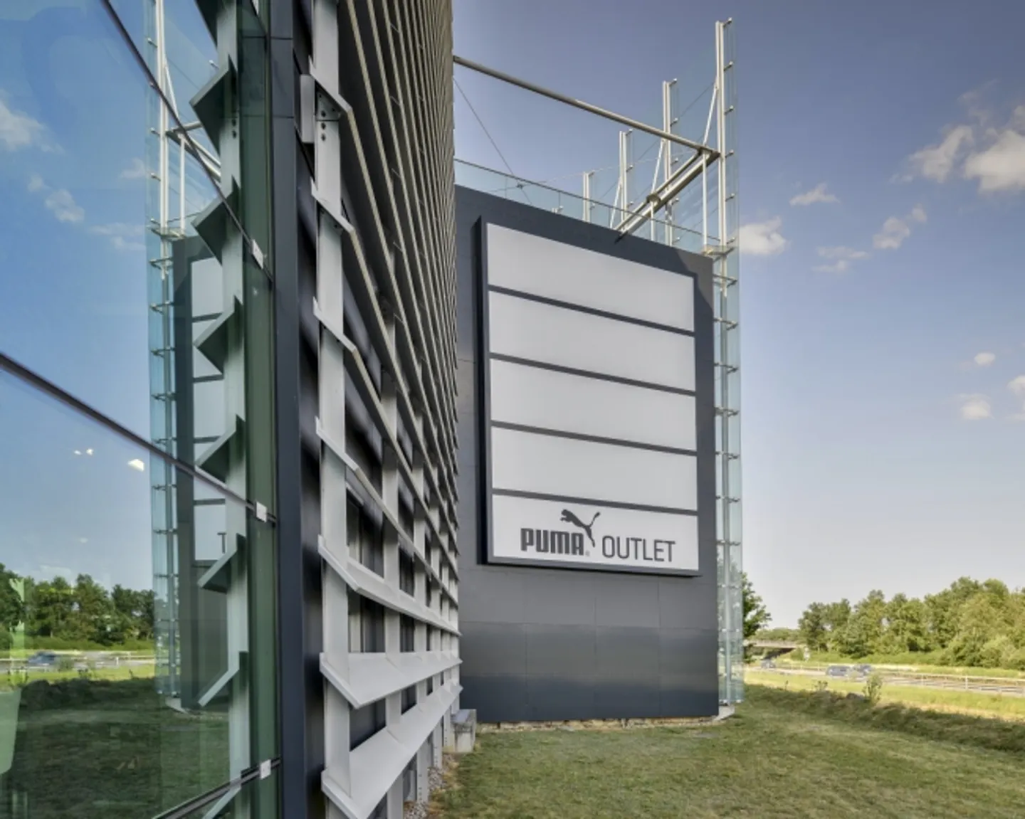 Spazi moderni con vista sulle Alpi - Foto 1 di 9