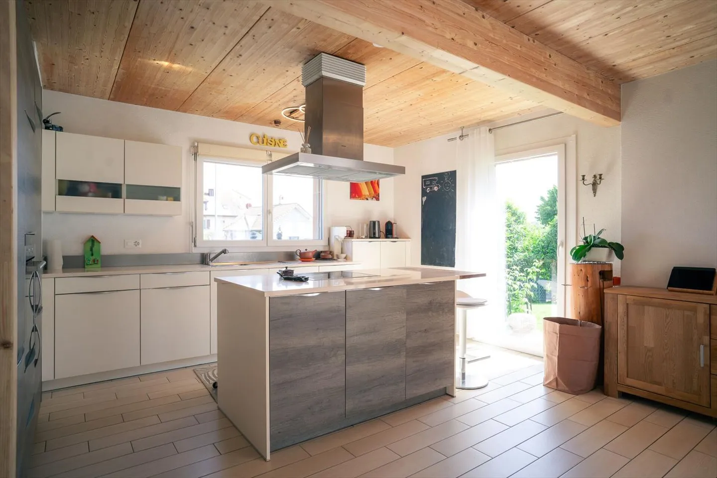 Magnificent furnished villa for rent until summer 2027 - Photo 3 of 8