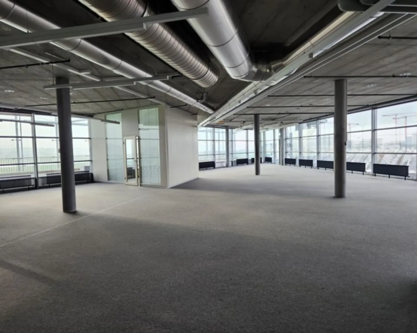 Spazi moderni con vista sulle Alpi - Foto 3 di 9