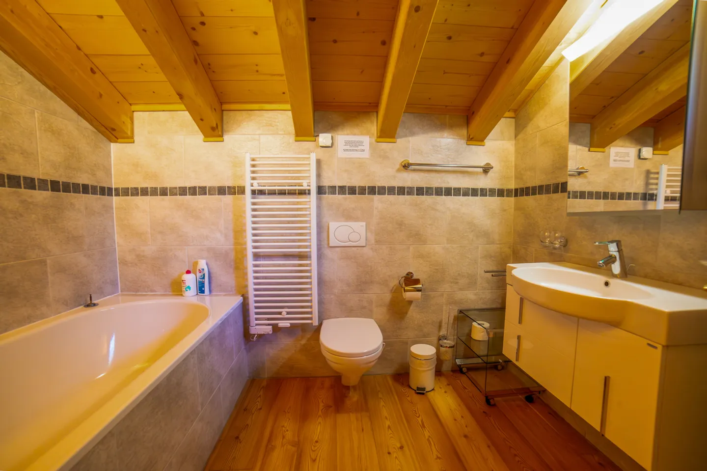 Chalet 6.5 rooms in a preserved alpine setting - Photo 11 of 15