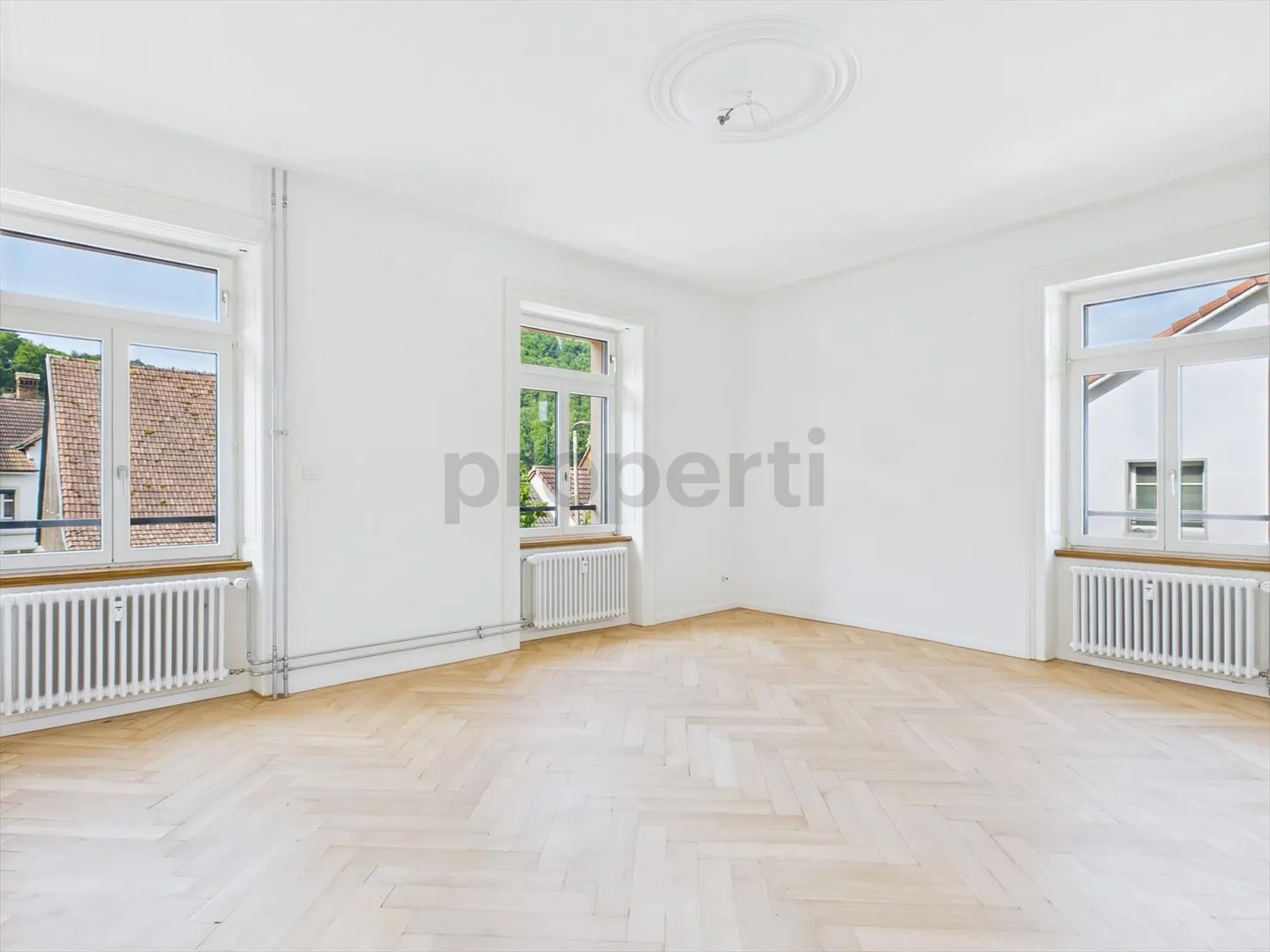 Charmante 3.5-Zimmer-Wohnung in denkmalgeschütztem Gebäude in Büsserach - Foto 6 von 9