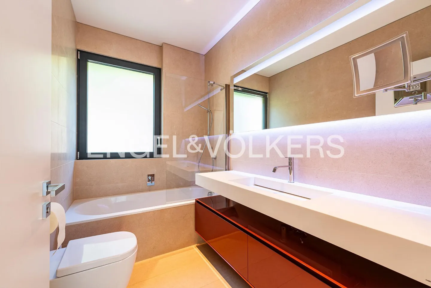 Vicinanza al lago: eleganza e vista mozzafiato - Foto 10 di 13