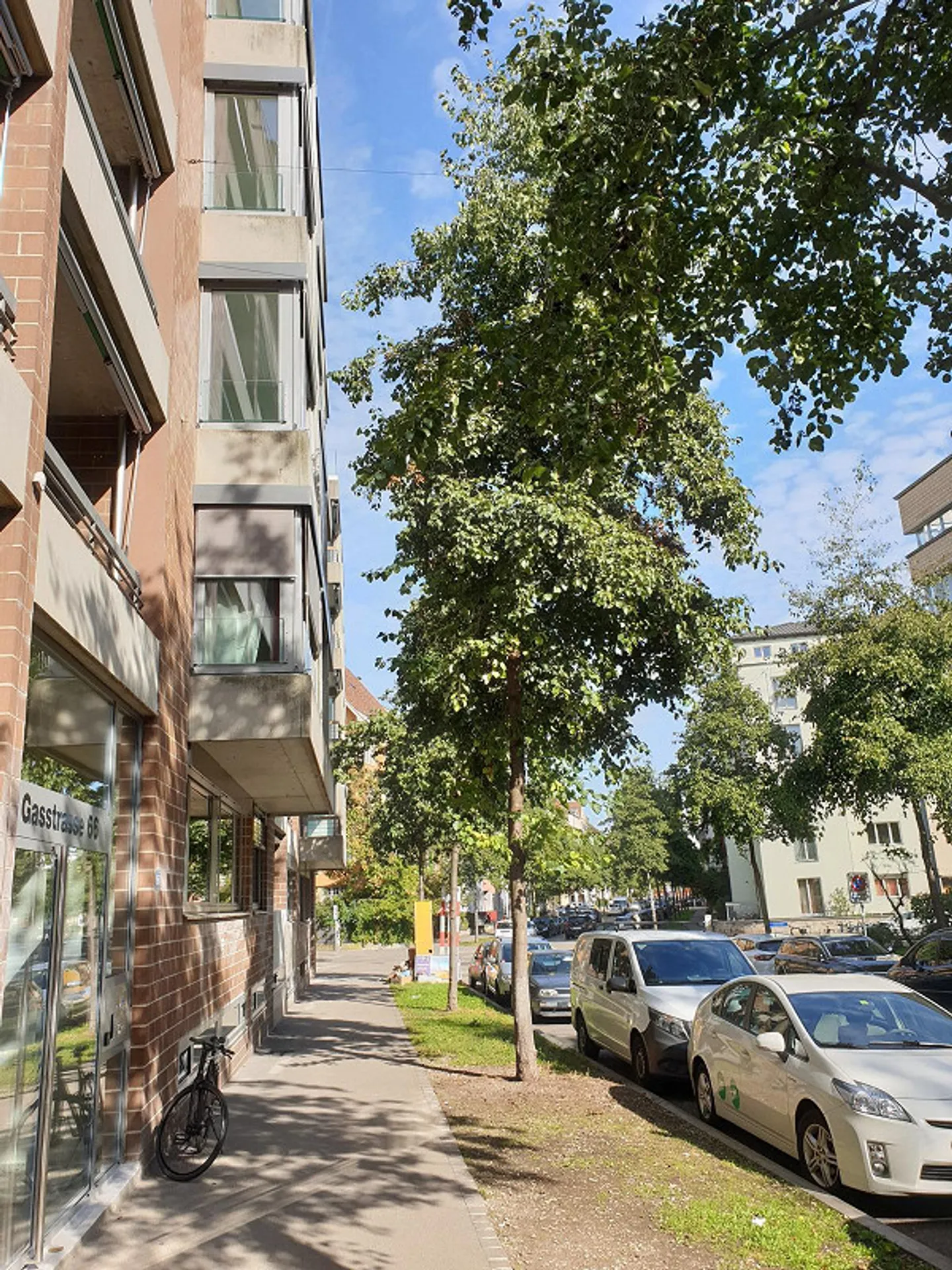 Moderne 3.5-Zimmerwohnung mit Balkon - Foto 2 von 8