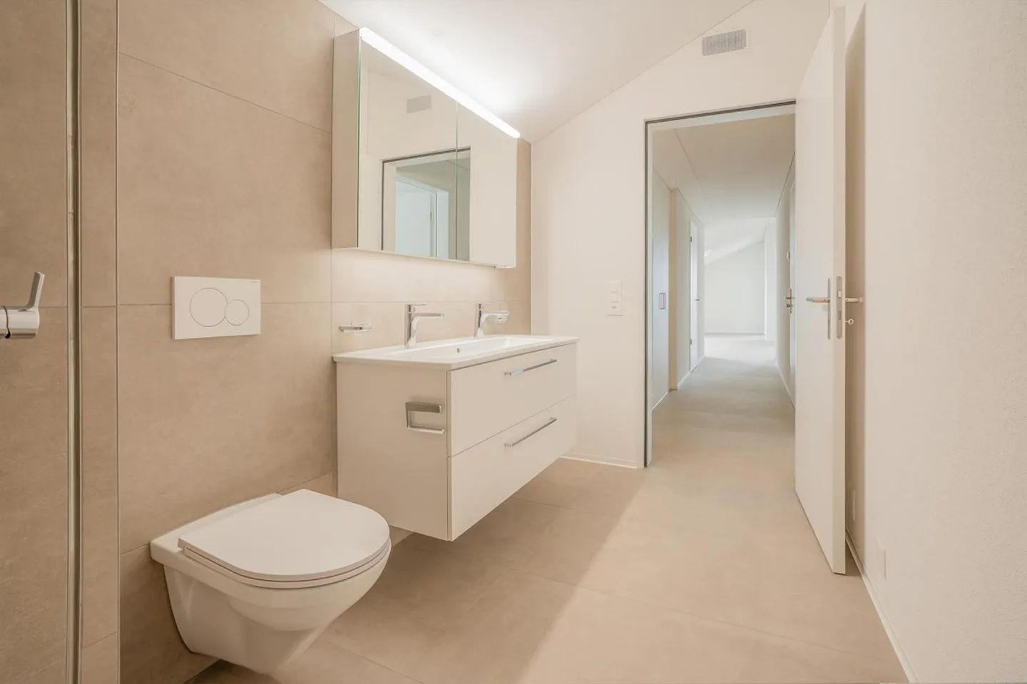 3.5 Zimmerwohnung im Dachgeschoss mit eindrücklicher Weitsicht - Photo 5 of 10