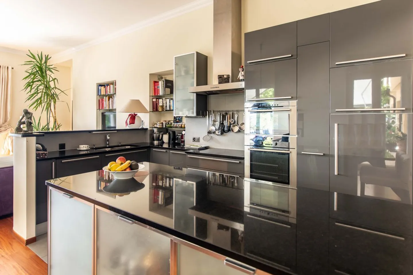 Eleganz, atemberaubende Aussicht und hochwertige Annehmlichkeiten - Foto 3 von 13