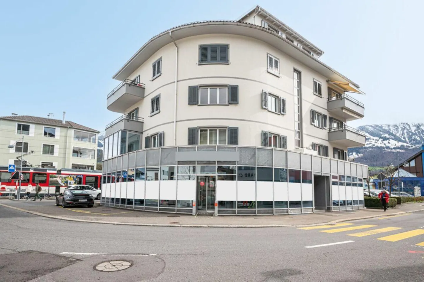 Espace de vente au rez-de-chaussée au centre de Sarnen - Photo 1 sur 4