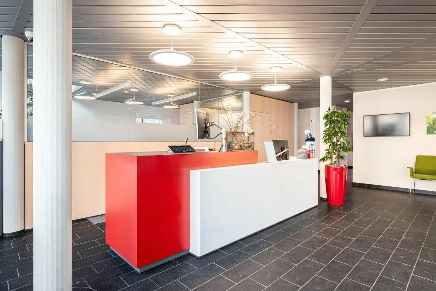 Espace de vente au rez-de-chaussée au centre de Sarnen - Photo 3 sur 4