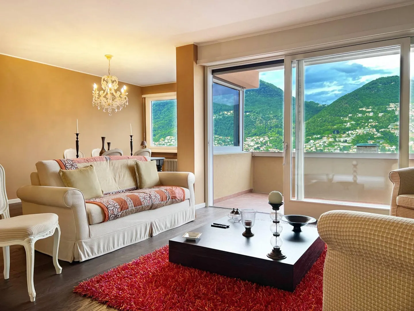 Affascinante appartamento di 3,5 locali con vista panoramica a Massagno - Foto 3 di 13