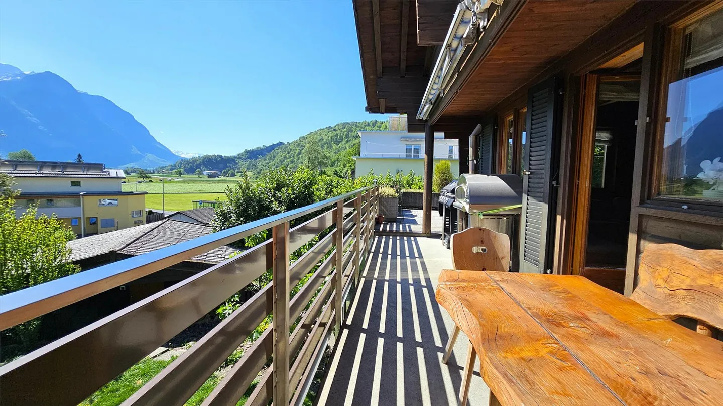Large 7 ½-room single-family house with a dream pool and panoramic view - Photo 19 of 23