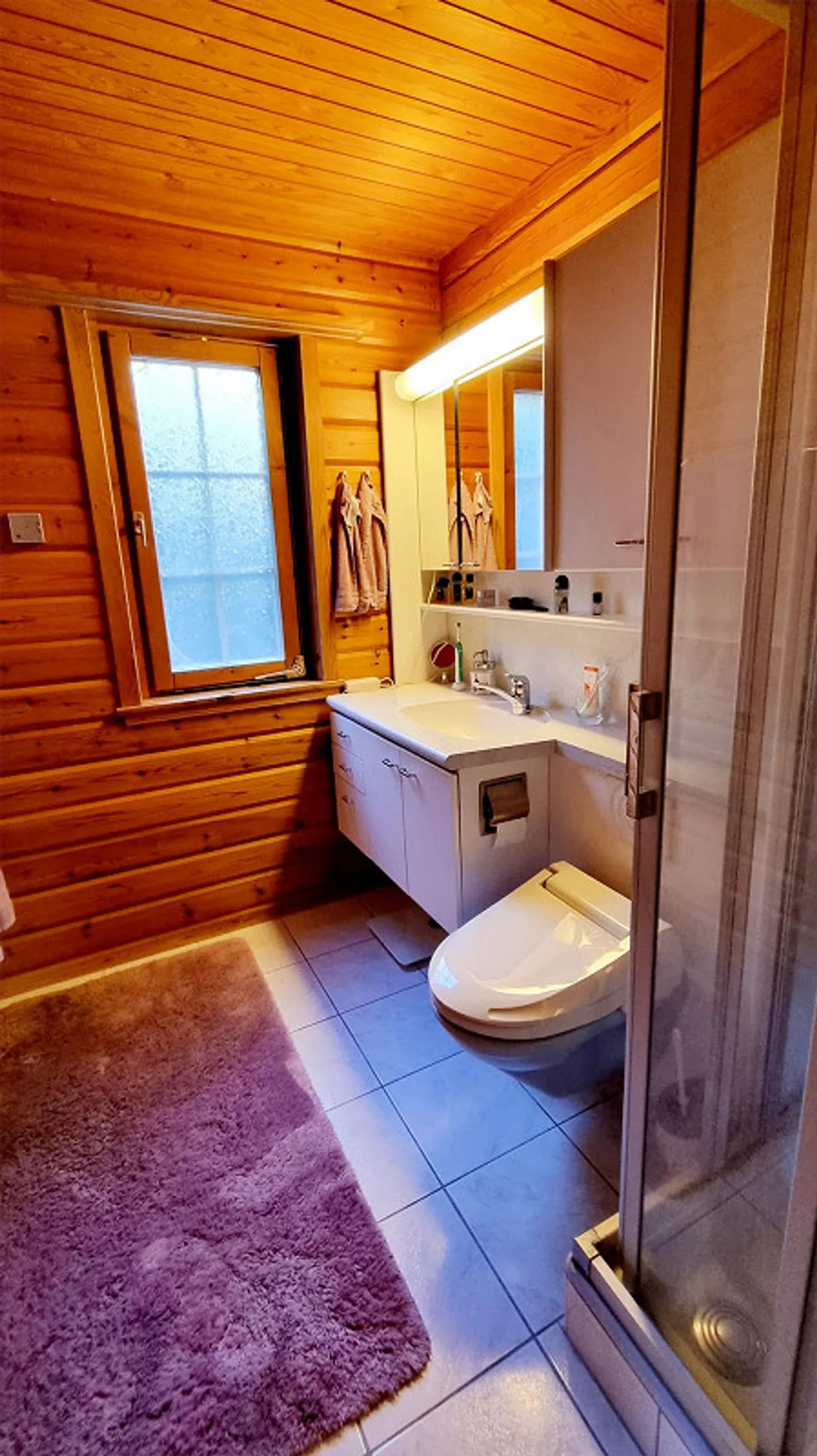 Large 7 ½-room single-family house with a dream pool and panoramic view - Photo 16 of 23