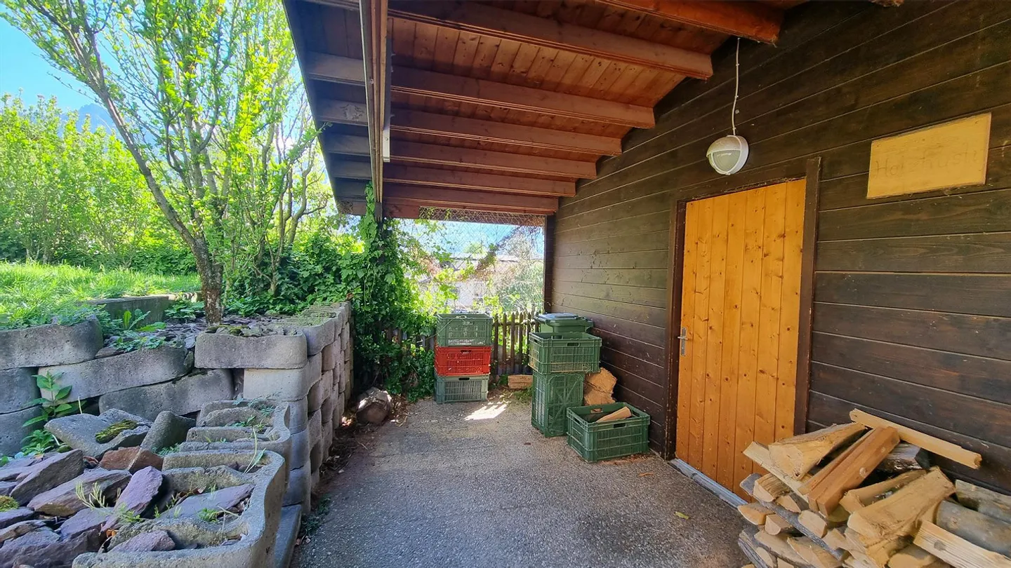Large 7 ½-room single-family house with a dream pool and panoramic view - Photo 17 of 23