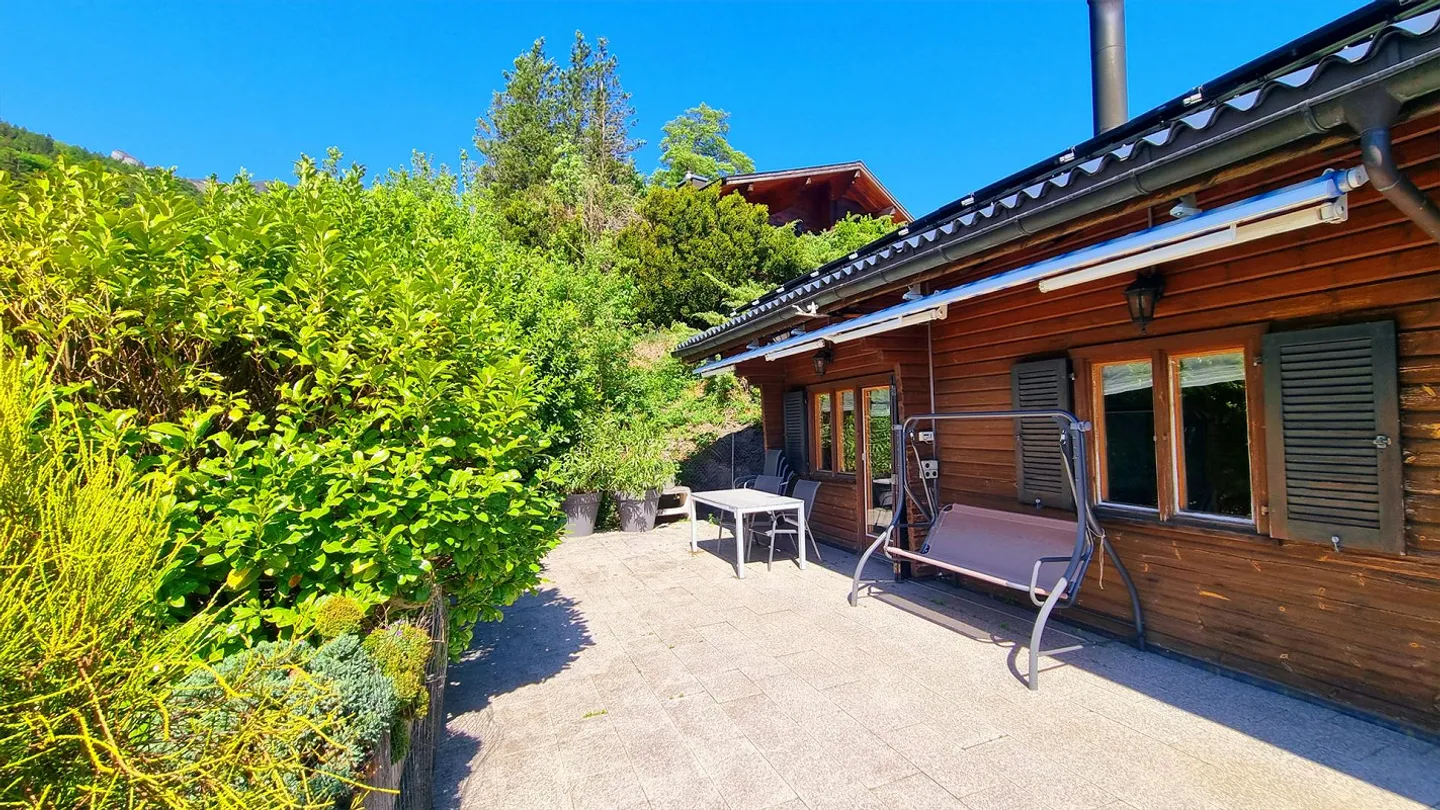 Large 7 ½-room single-family house with a dream pool and panoramic view - Photo 18 of 23