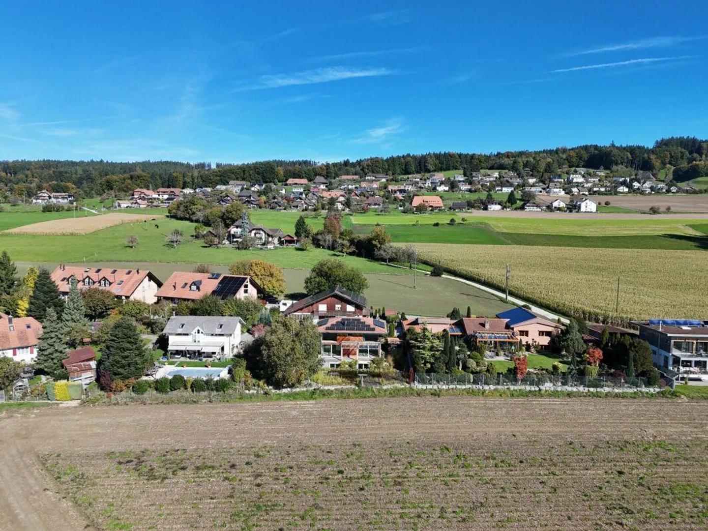 Detached 8½-room single-family house with breathtaking views - Photo 3 of 14