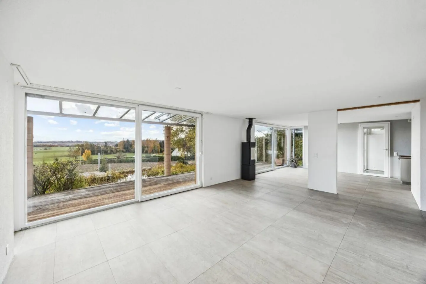 Detached 8½-room single-family house with breathtaking views - Photo 6 of 14