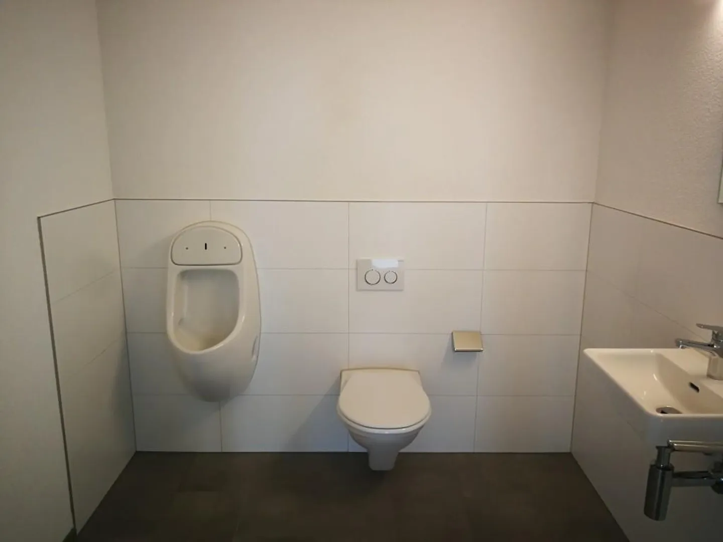 Ufficio in posizione centrale vicino alla stazione principale di Kreuzlingen - Foto 5 di 9