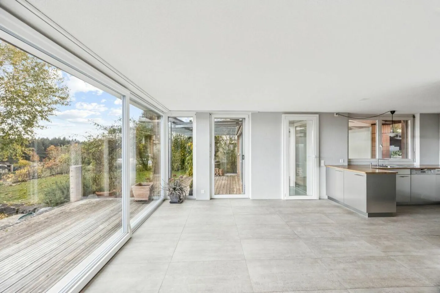 Detached 8½-room single-family house with breathtaking views - Photo 8 of 14