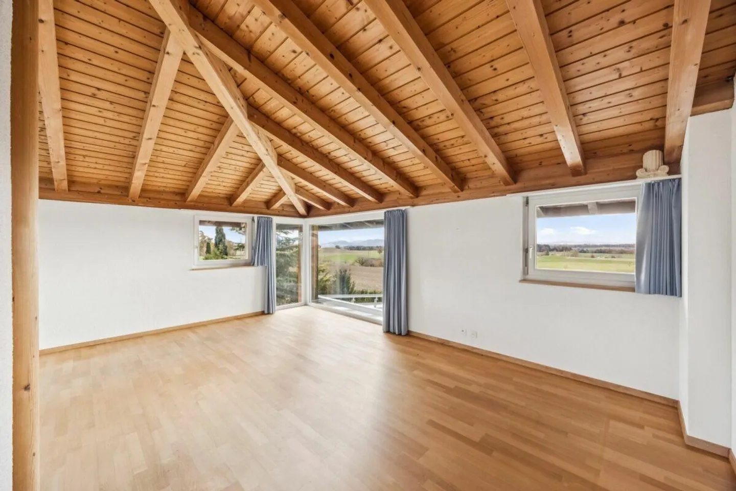 Detached 8½-room single-family house with breathtaking views - Photo 11 of 14