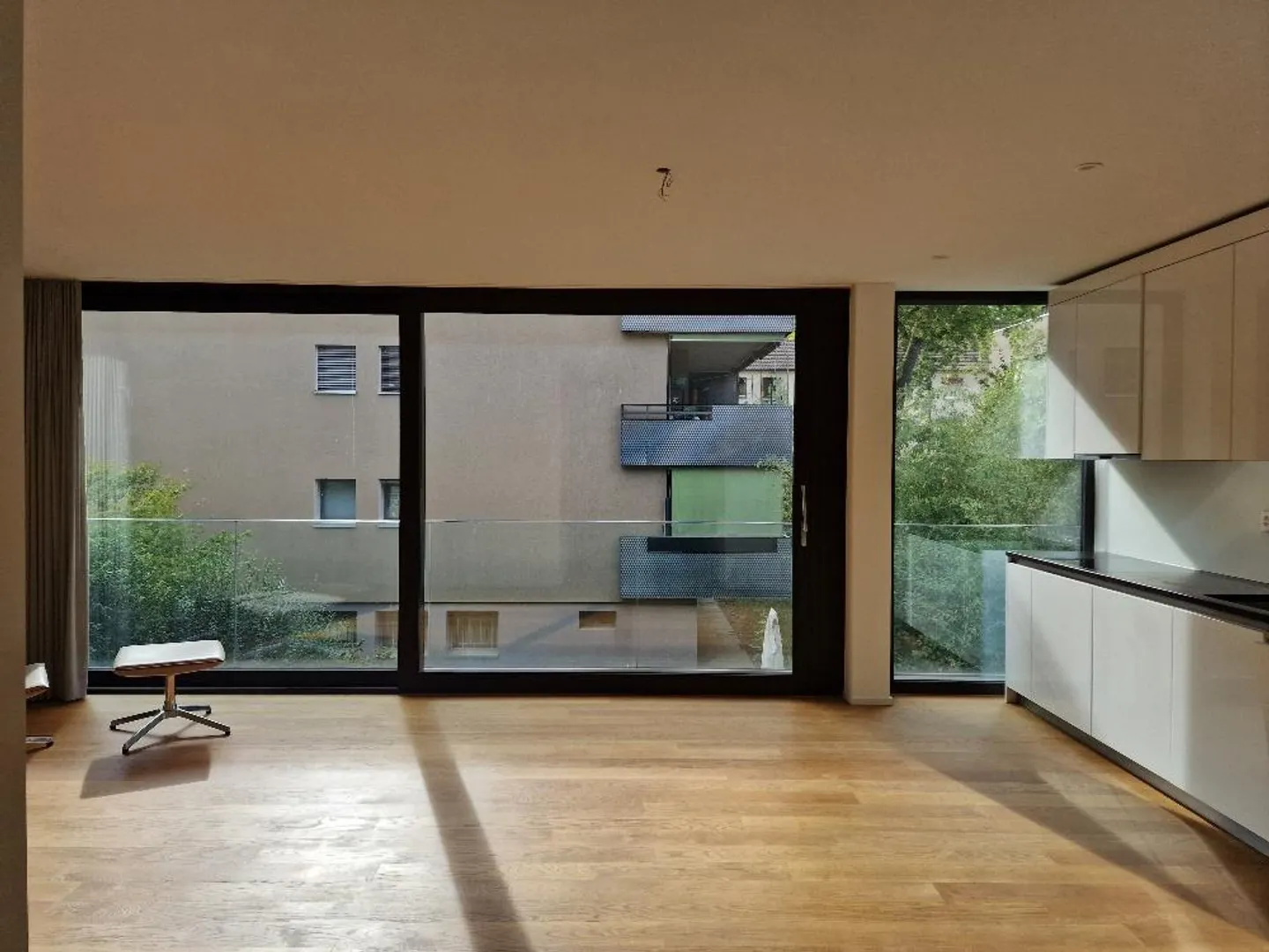 Modernes Apartment beim Neuweilerplatz - Foto 4 von 7