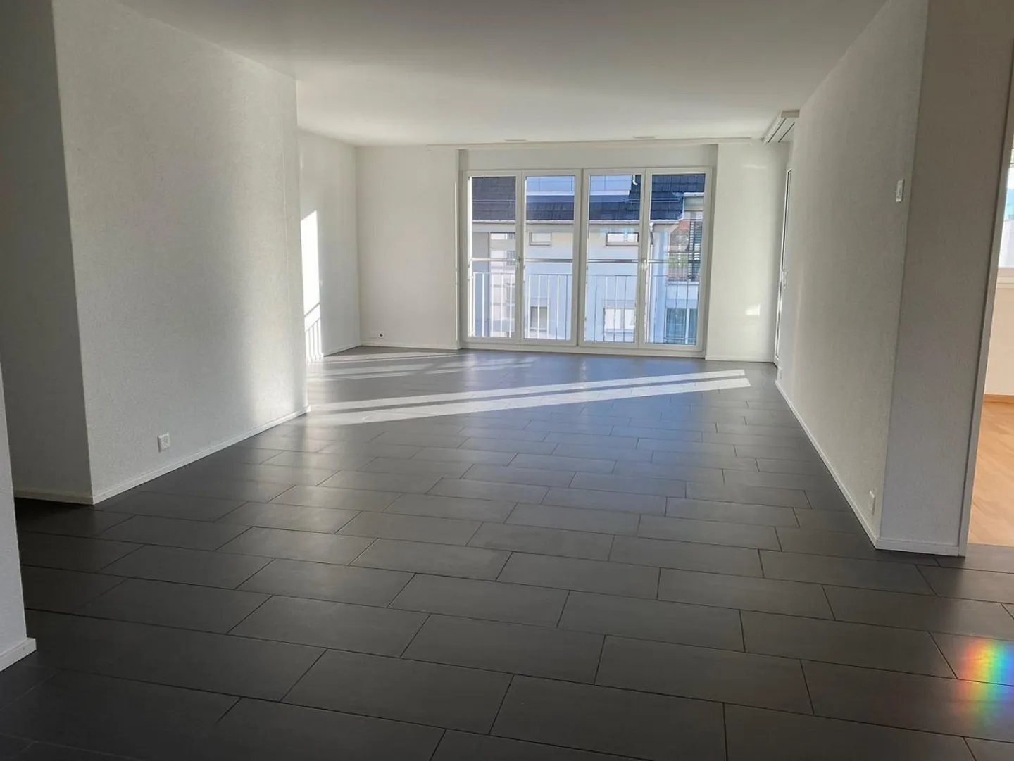 Appartement familial spacieux avec balcon partiellement vitré de 24m2 - Photo 5 sur 13