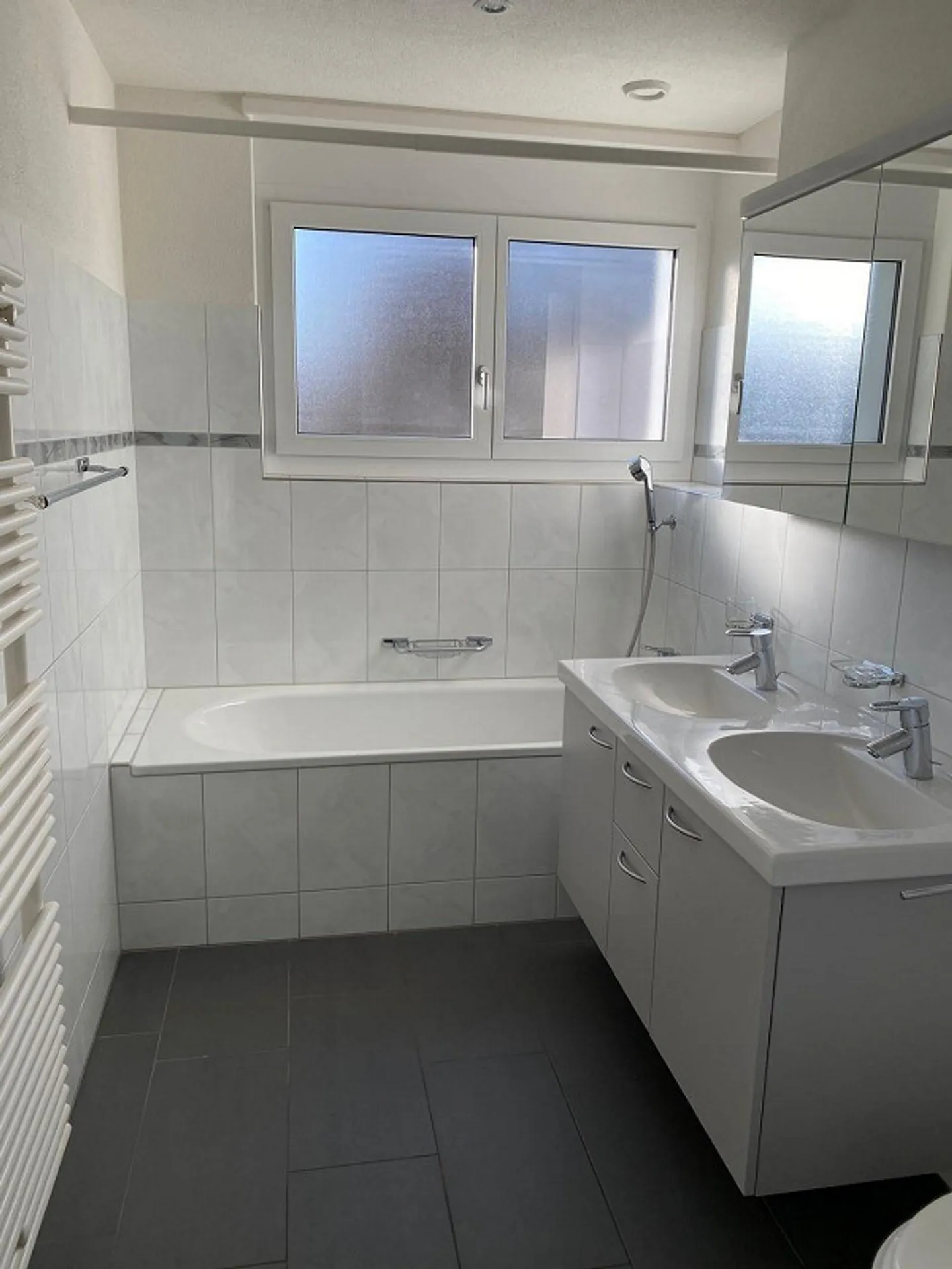 Appartement familial spacieux avec balcon partiellement vitré de 24m2 - Photo 10 sur 13