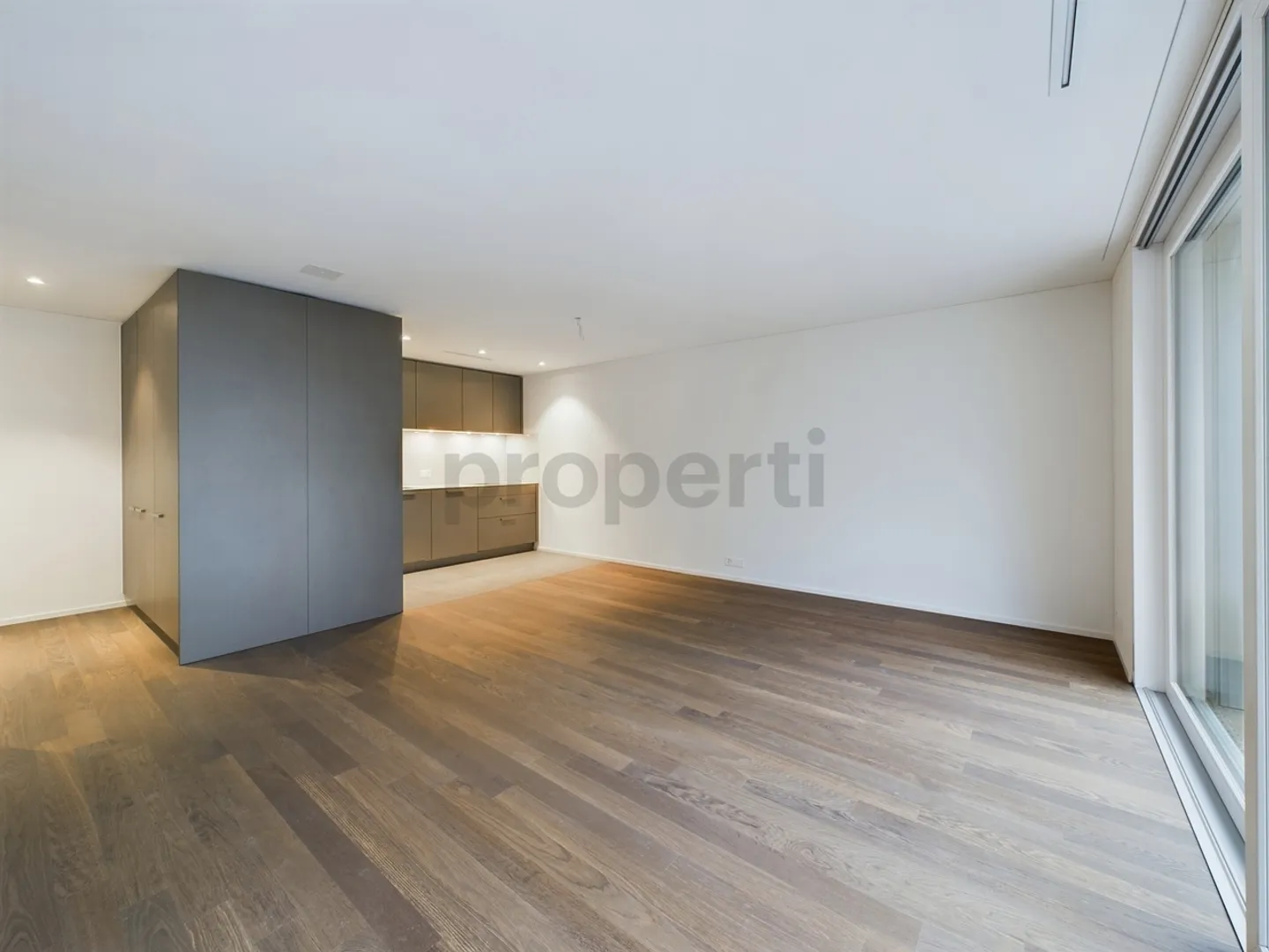Moderne 2.5-Zimmer-Wohnung in Top-Lage mit Lift und hochwertiger Ausstattung in Zürich - Foto 9 von 12