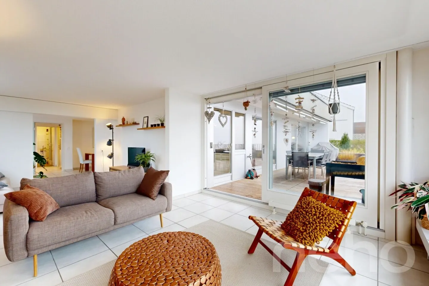 Geräumige Terrassenwohnung mit Alpensicht - Foto 3 von 12