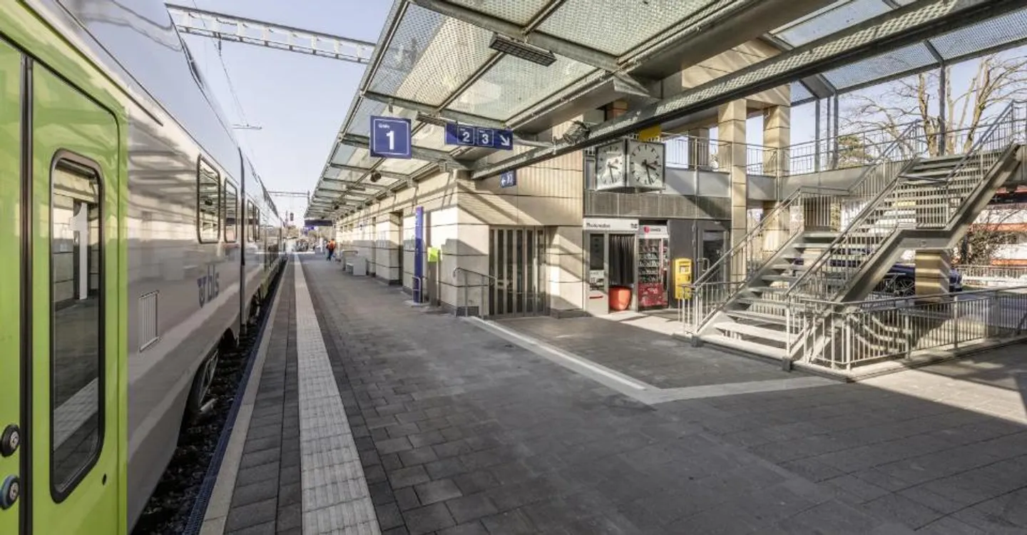 Emplacement de choix : Espaces de bureau attrayants directement à la gare de Belp - Photo 5 sur 8