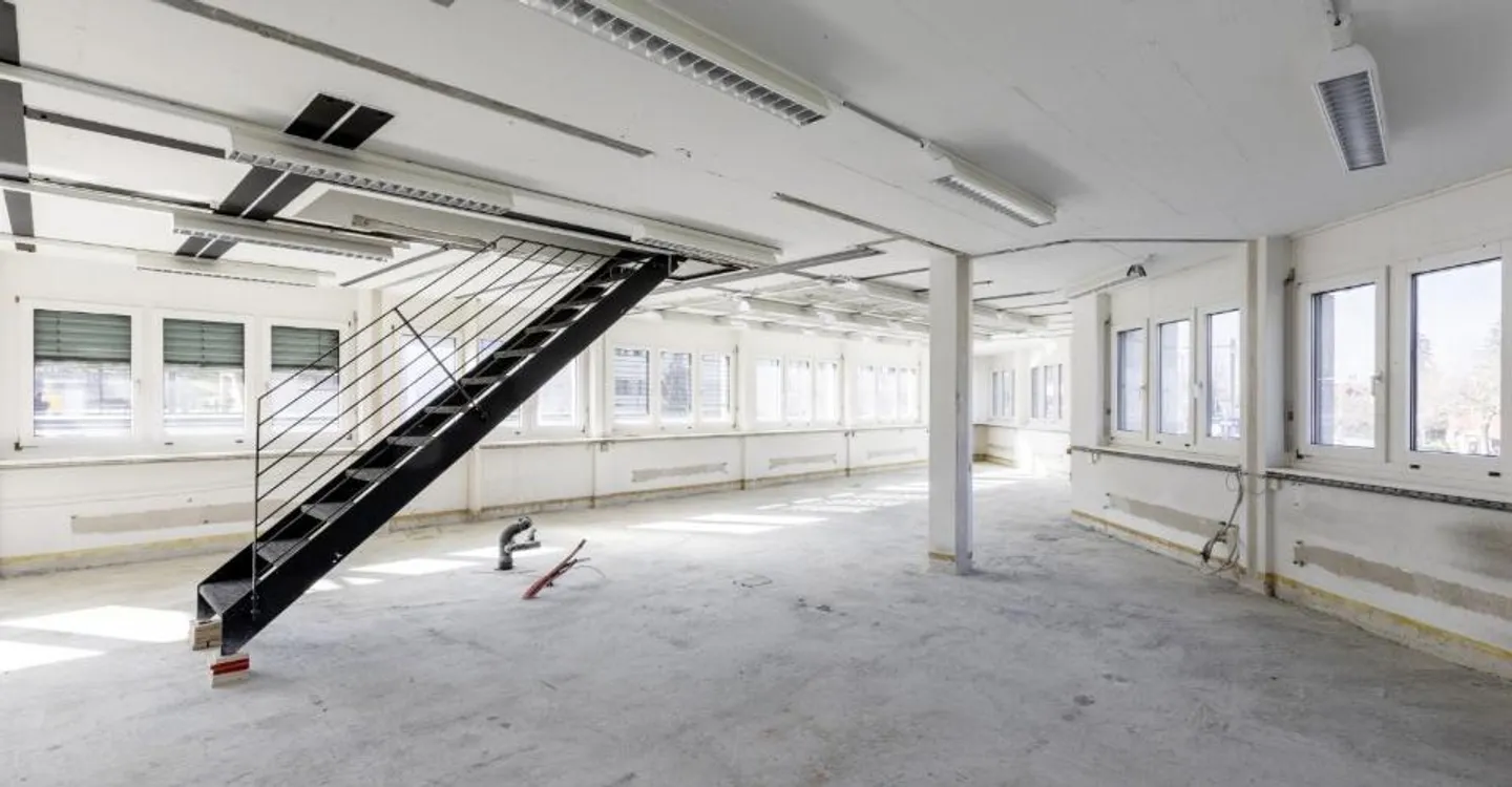 Emplacement de choix : Espaces de bureau attrayants directement à la gare de Belp - Photo 7 sur 8