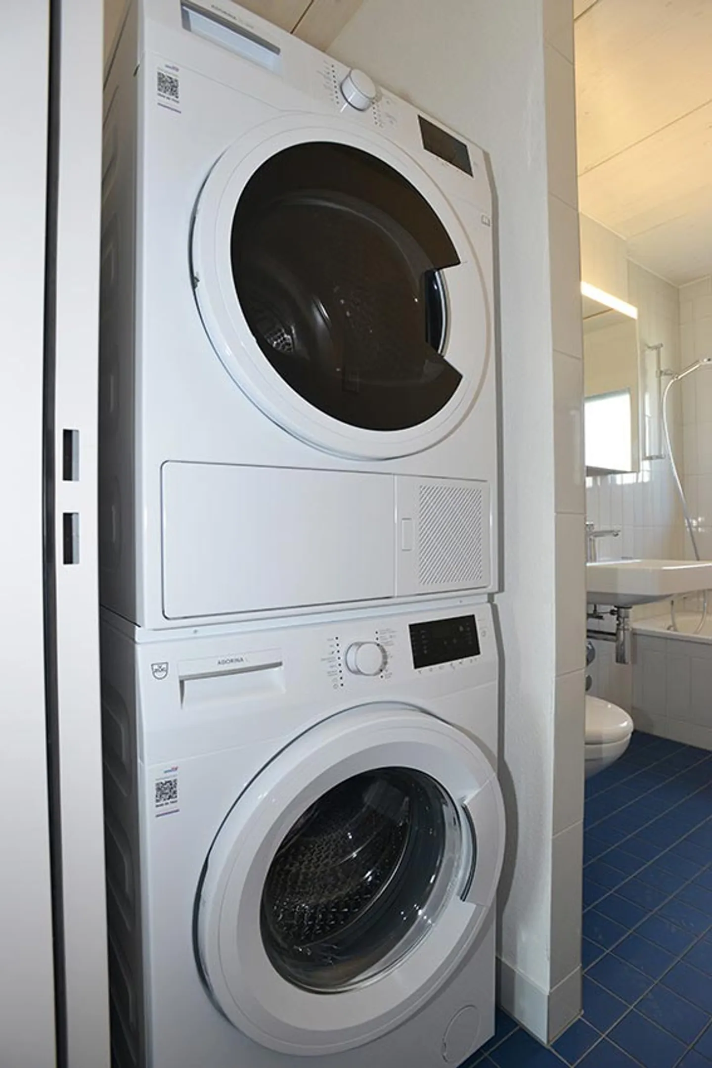 Modern Apartment with Amenities - Photo 5 of 6