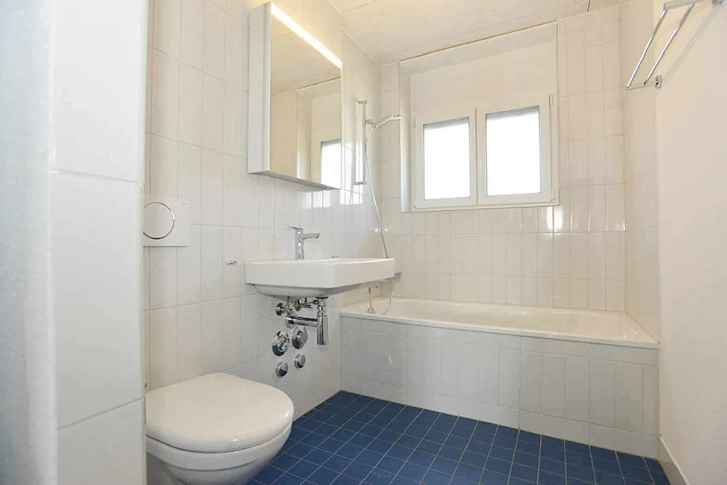 Modern Apartment with Amenities - Photo 4 of 6
