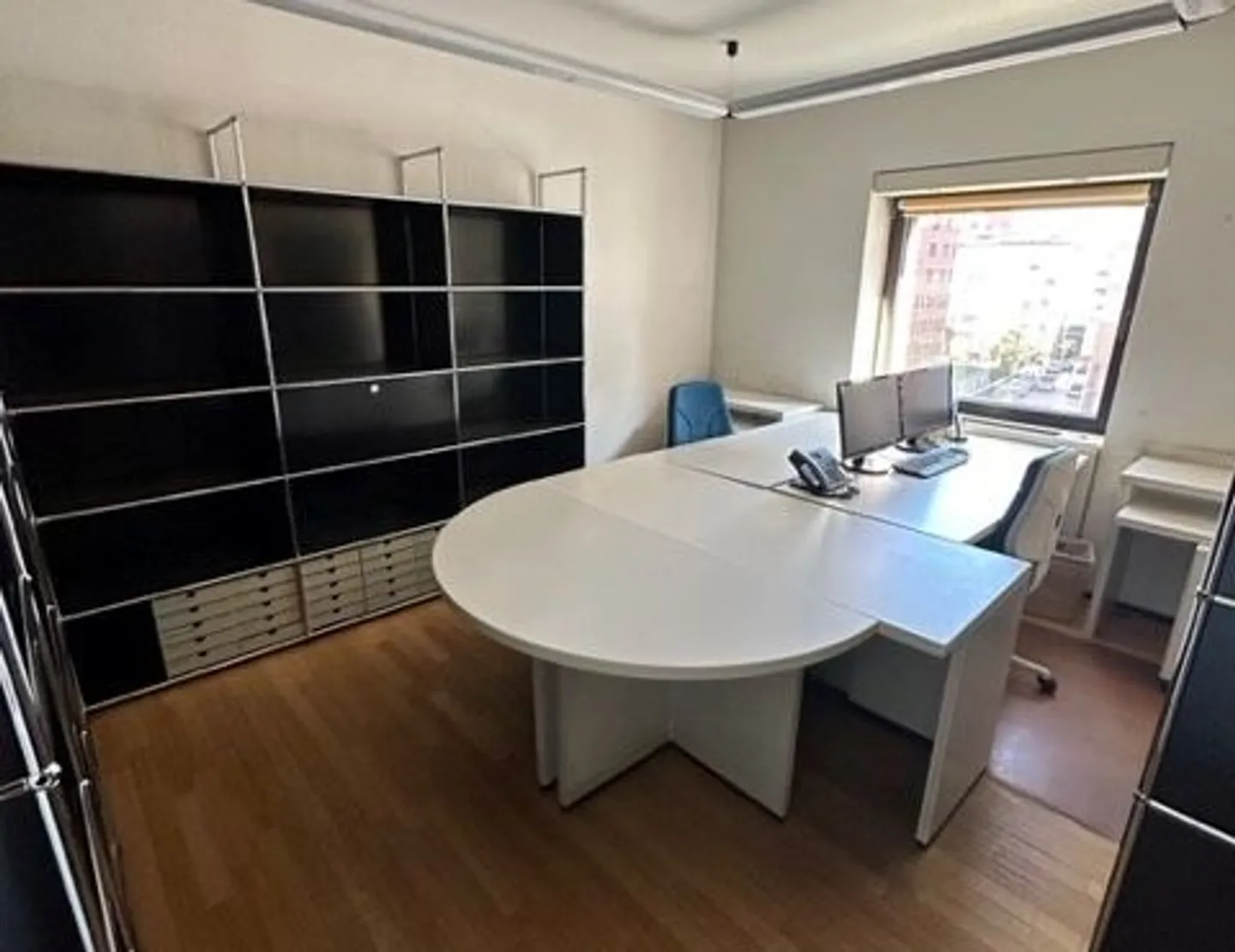 Offices in Paradiso - Photo 2 of 9