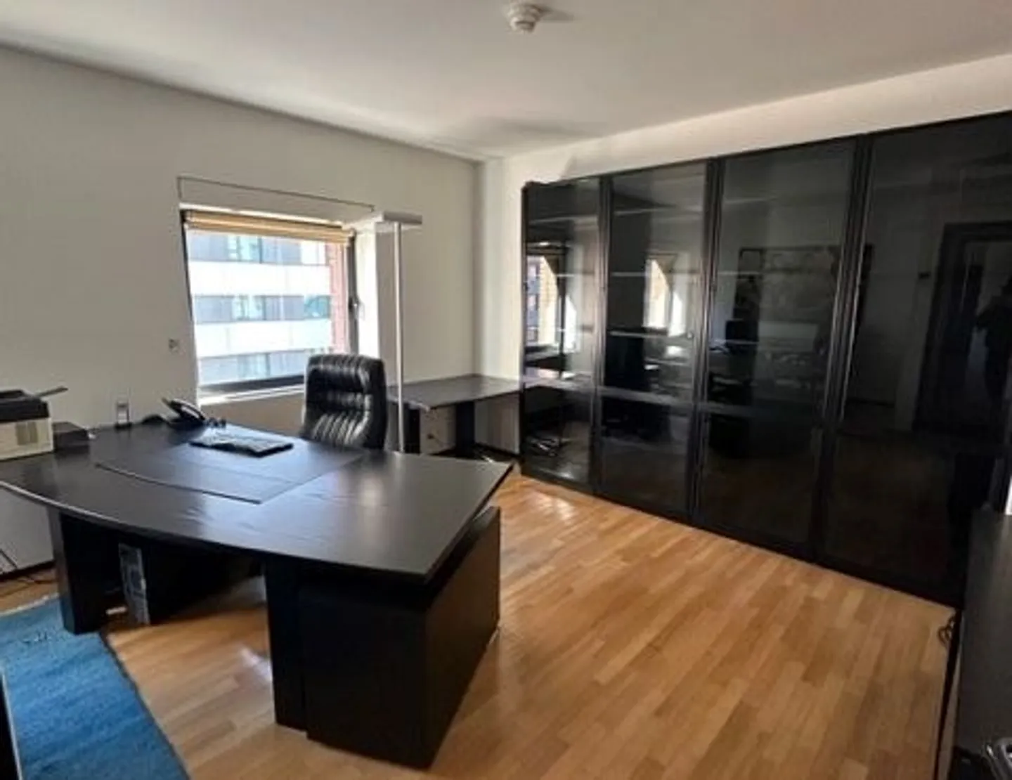 Offices in Paradiso - Photo 1 of 9