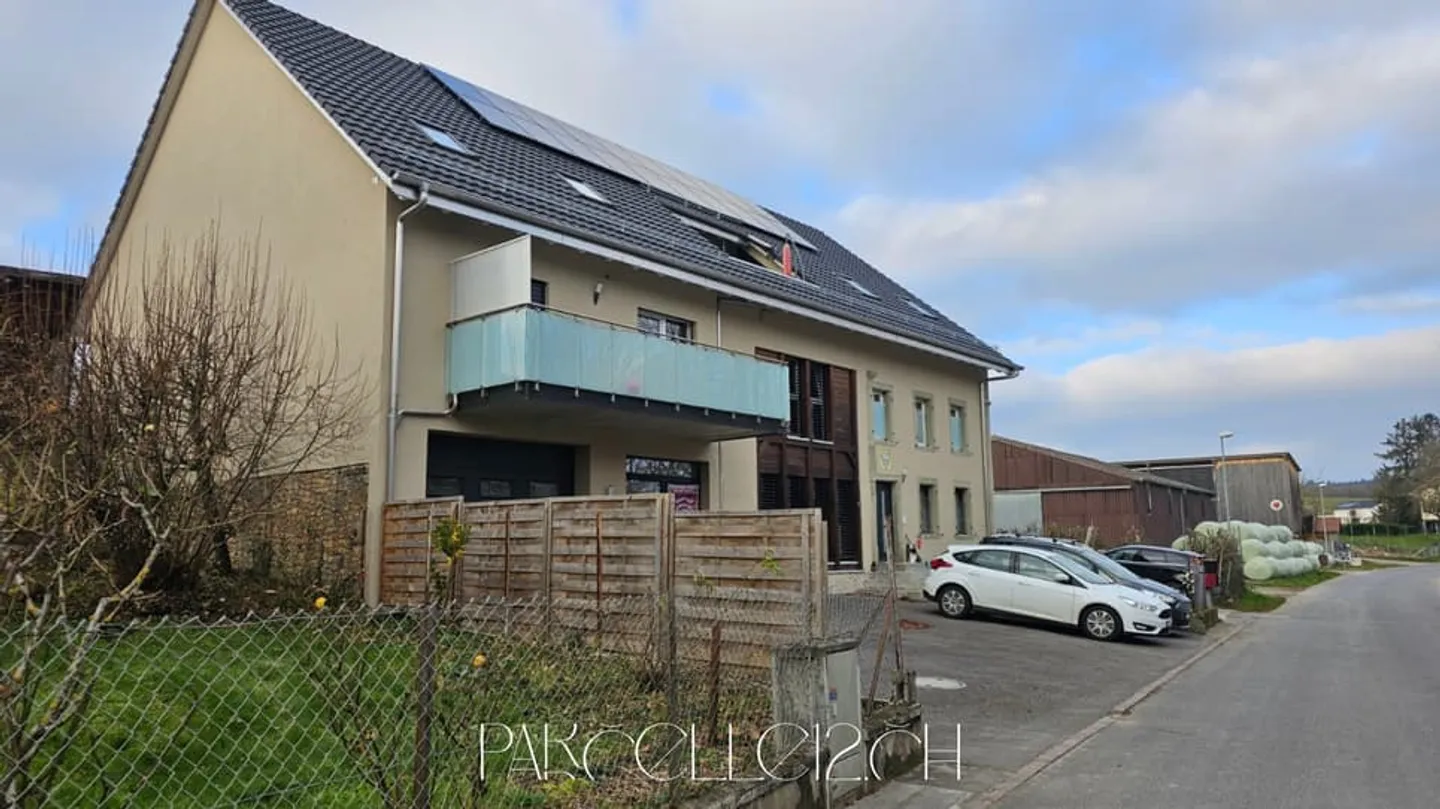 Building with 3 large apartments and 1 studio - renovated - Photo 5 of 11