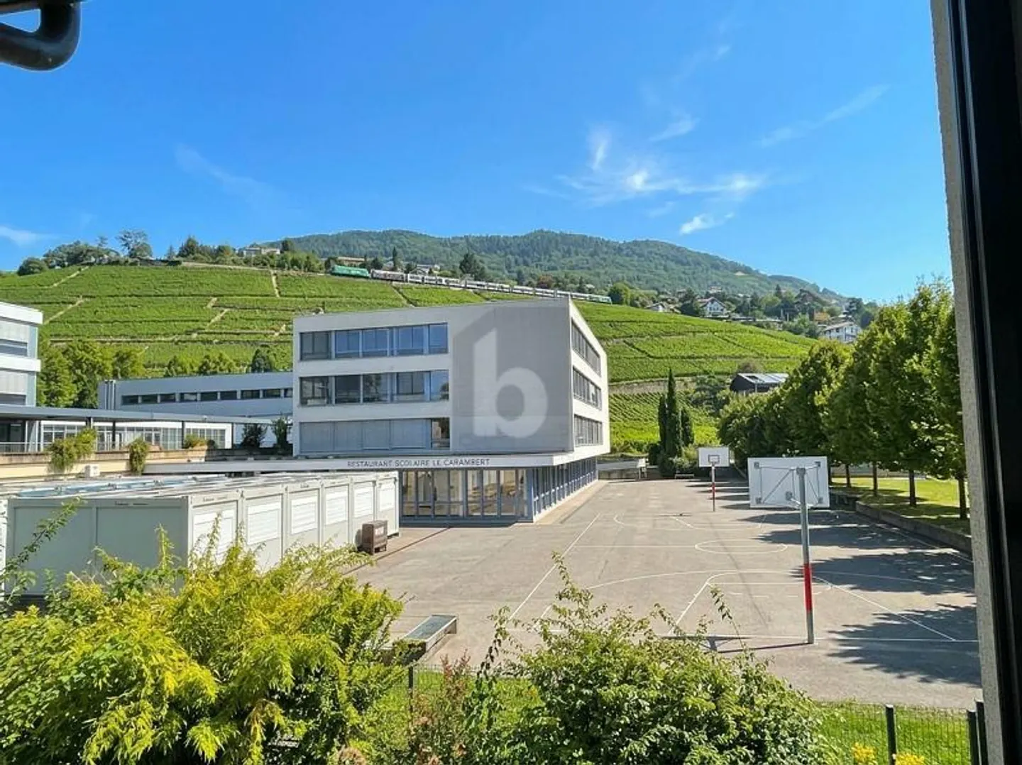 MAGNIFICENT WITH PRIVATE GARDEN AND VIEW - Photo 2 of 6