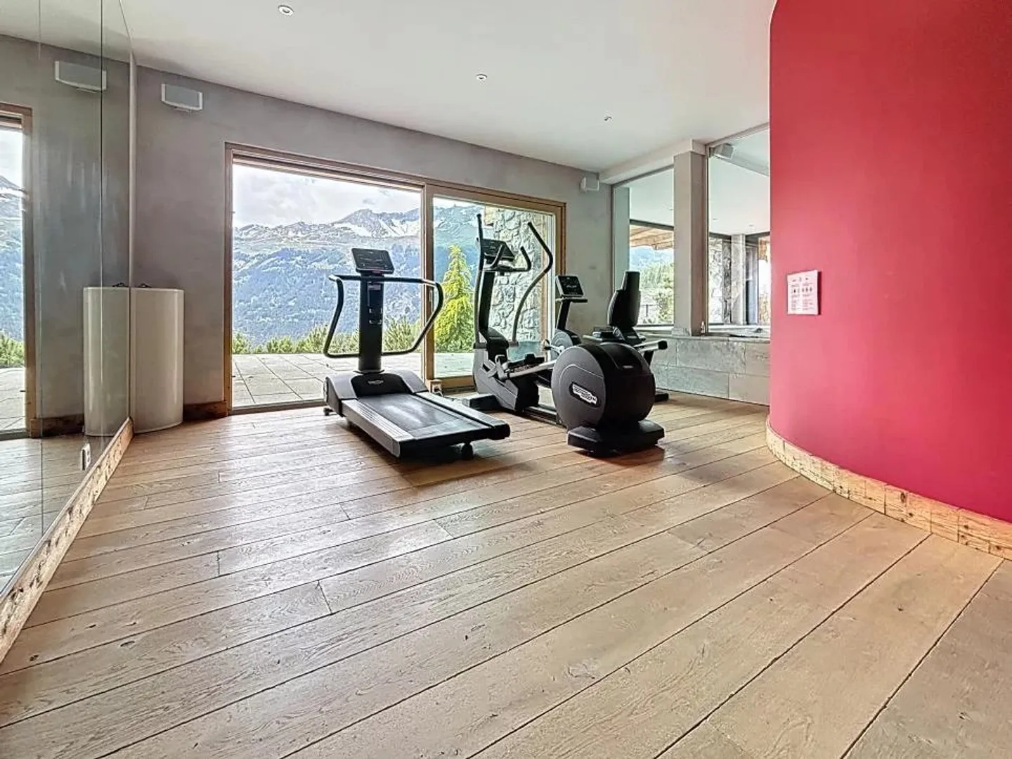 Magnificent 5.5 Room in a Luxury Residence, SPA, Fitness & Carnotzet - Photo 8 of 9