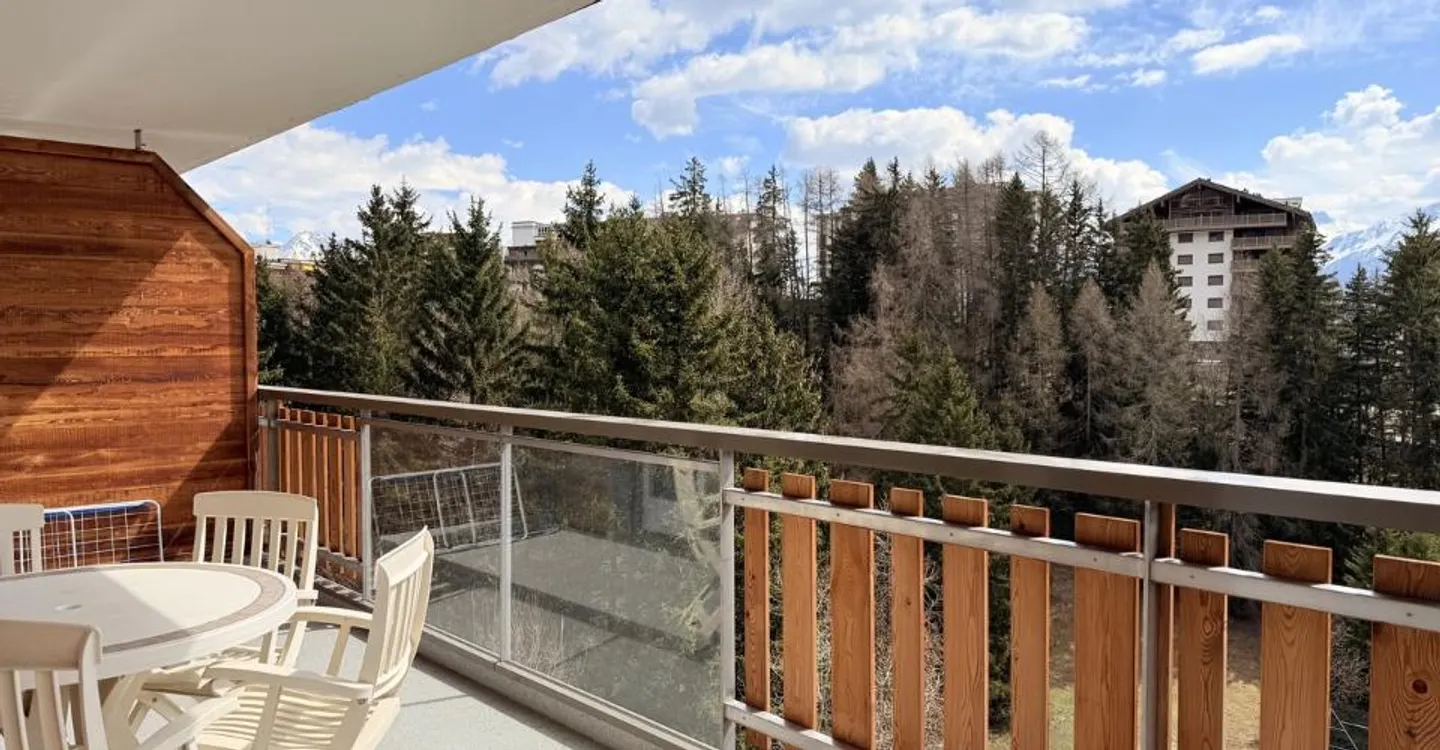 Charming Apartment - Photo 3 of 12