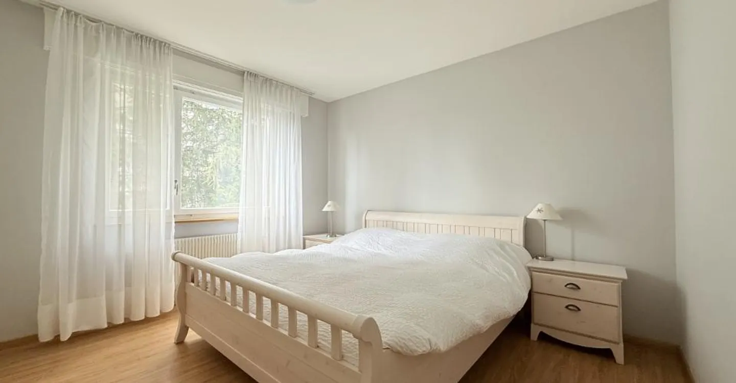 Charming Apartment - Photo 8 of 12