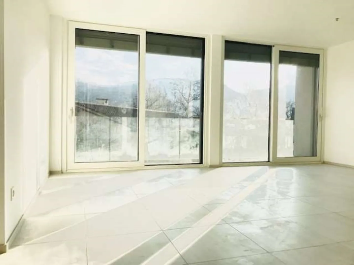 Nuovo appartamento di 2,5 stanze nella zona residenziale - Foto 2 di 14