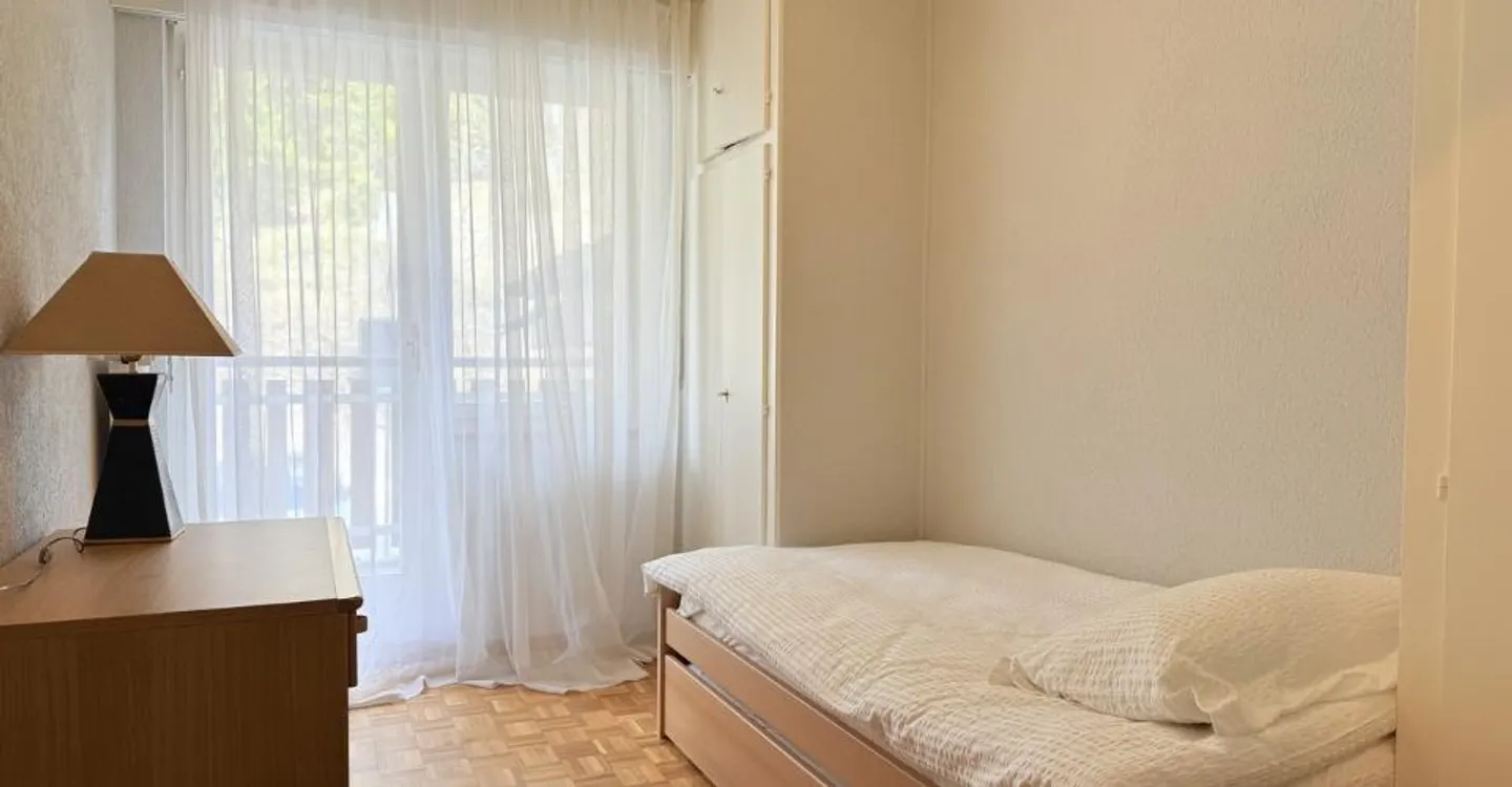 Charming Apartment - Photo 12 of 12