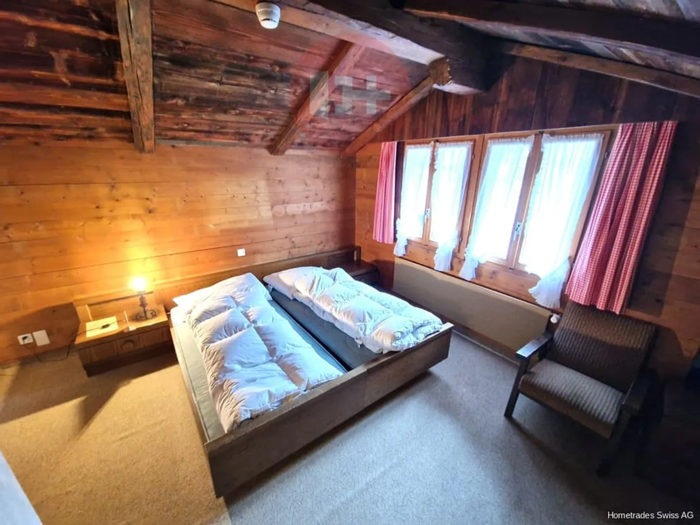 RUSTIC SIMMENTAL HOTEL, +SWIMMINGPOOL, +7 CARPORTS! - Photo 12 of 12