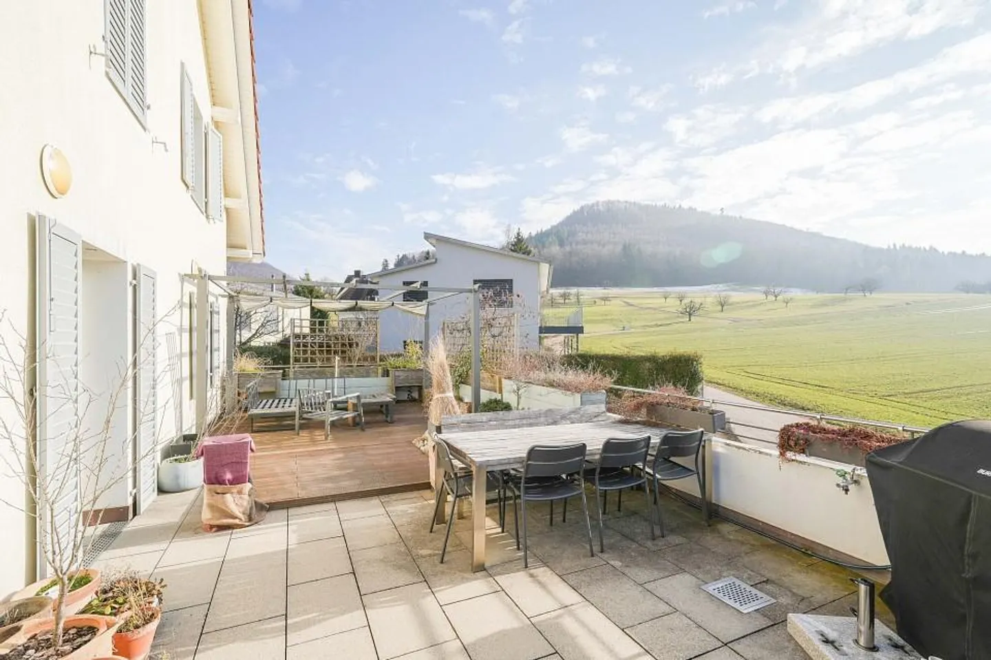 Presque comme vivre dans une maison - Appartement de 4,5 pièces avec terrasse - Photo 2 sur 12