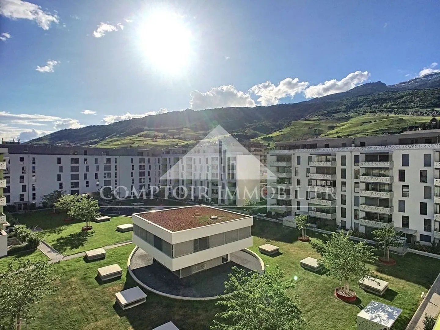 Spazio commerciale nel centro di Sierre, nel cuore di un complesso residenziale - Foto 1 di 13