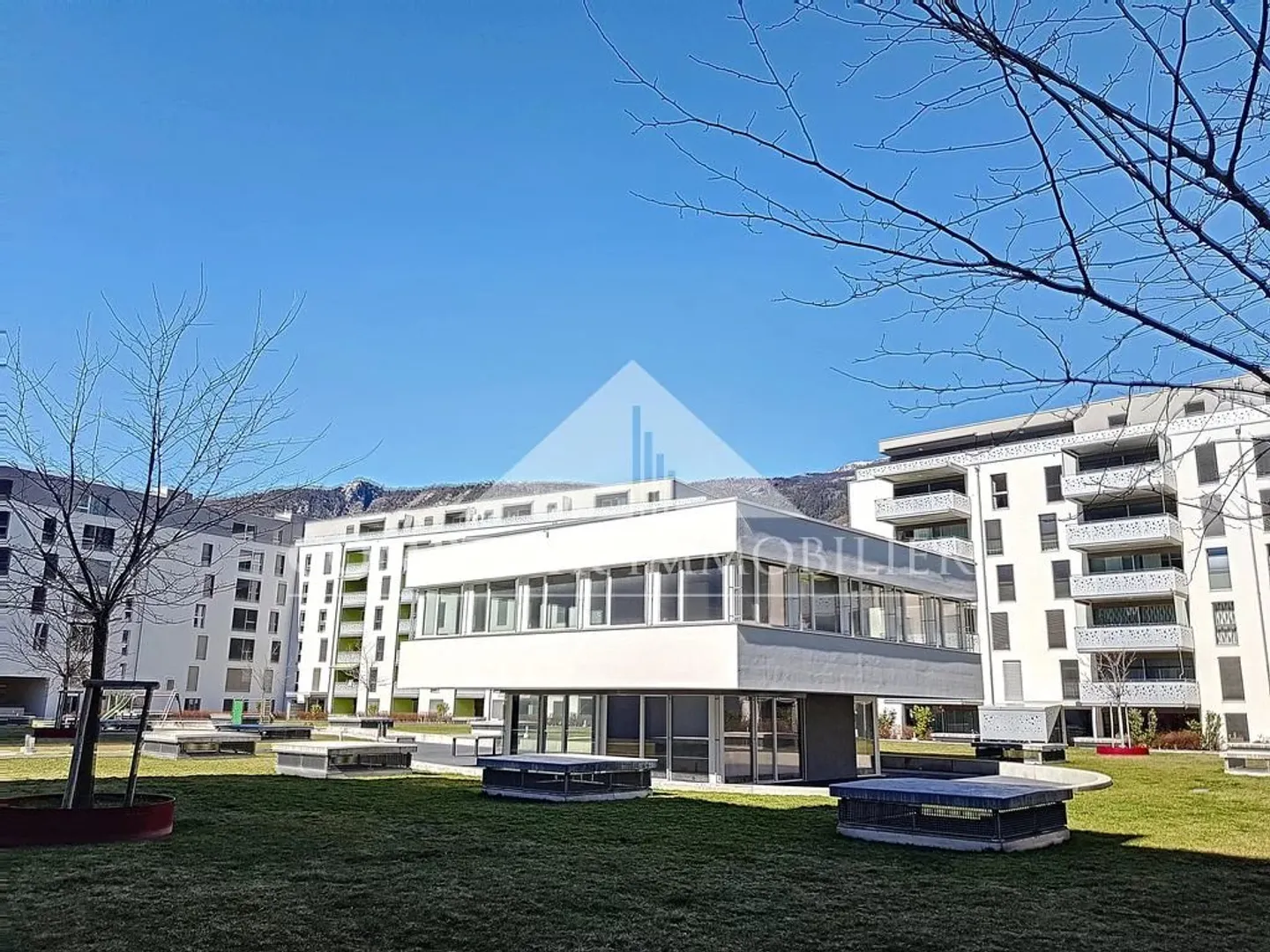 Spazio commerciale nel centro di Sierre, nel cuore di un complesso residenziale - Foto 2 di 13