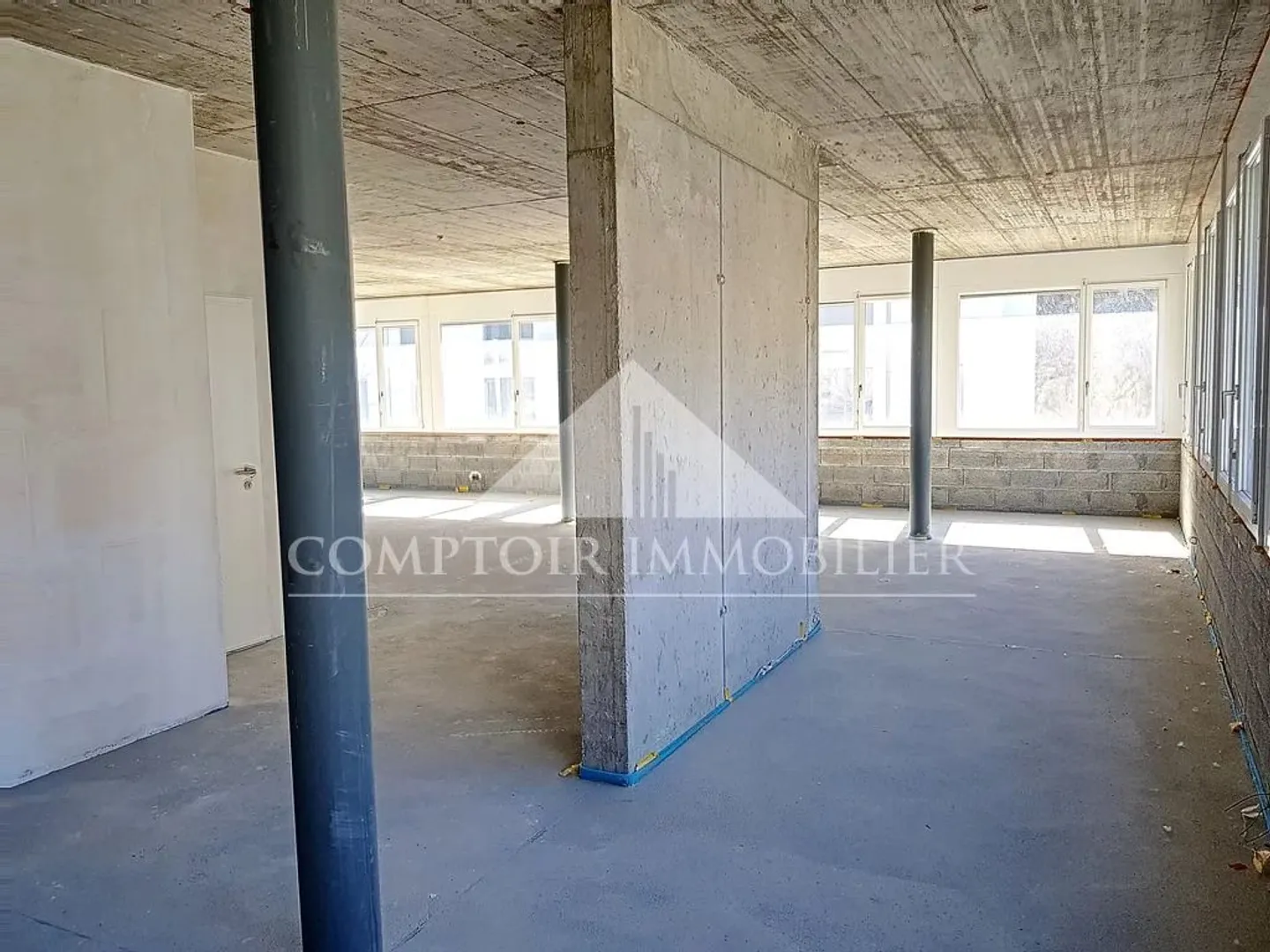 Spazio commerciale nel centro di Sierre, nel cuore di un complesso residenziale - Foto 9 di 13